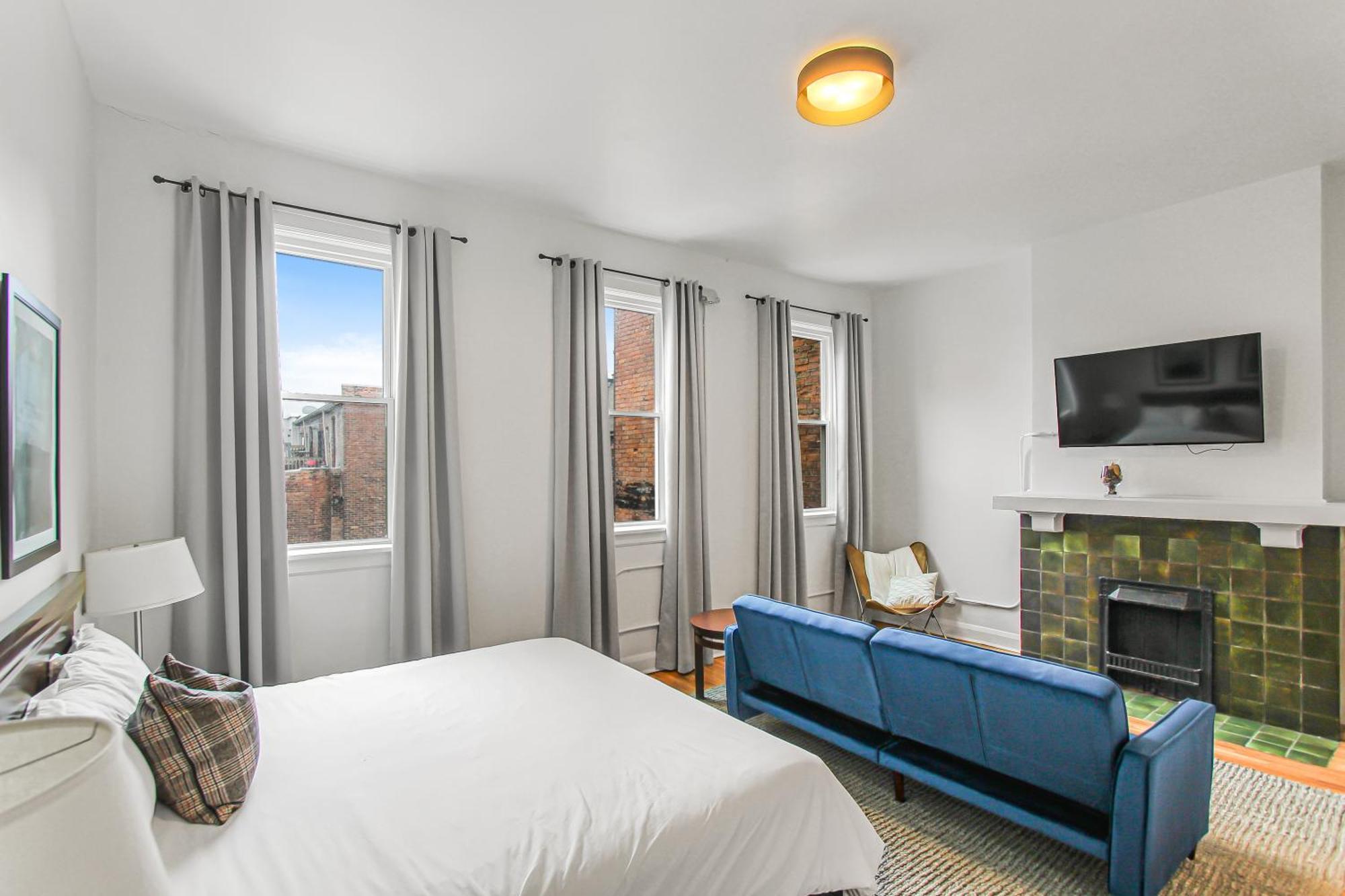 Library Square Suites 톨레도 외부 사진