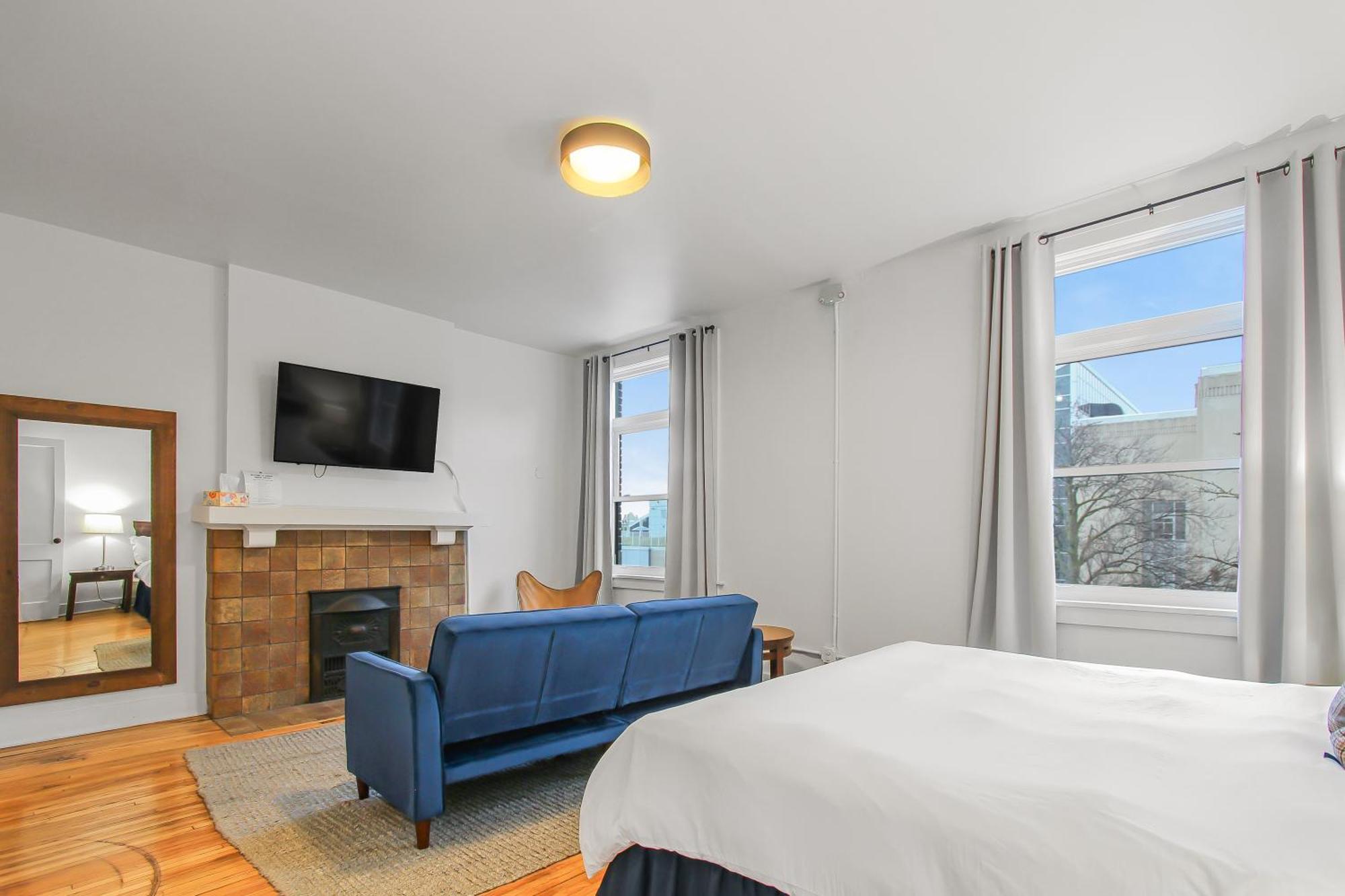 Library Square Suites 톨레도 외부 사진