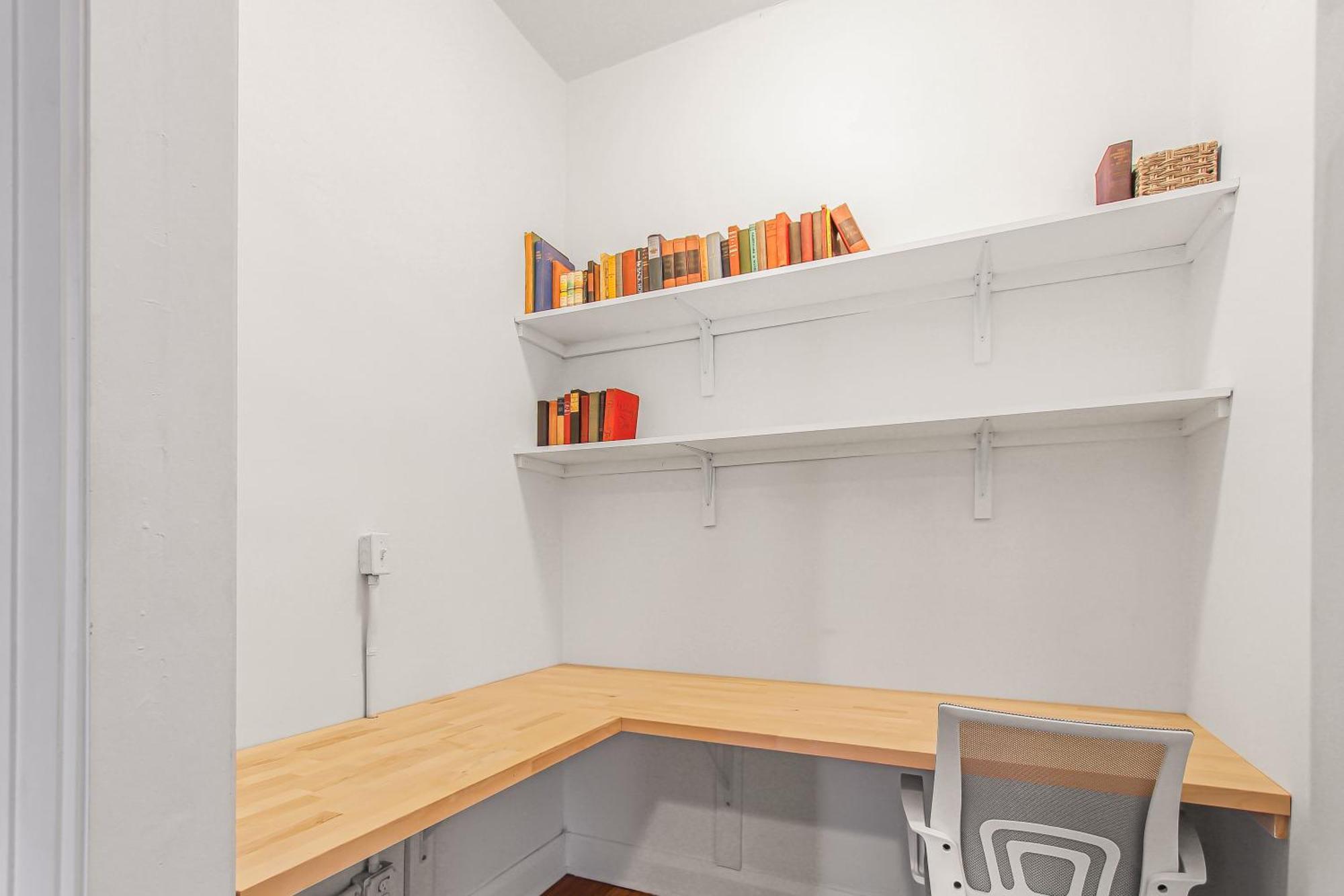 Library Square Suites 톨레도 외부 사진