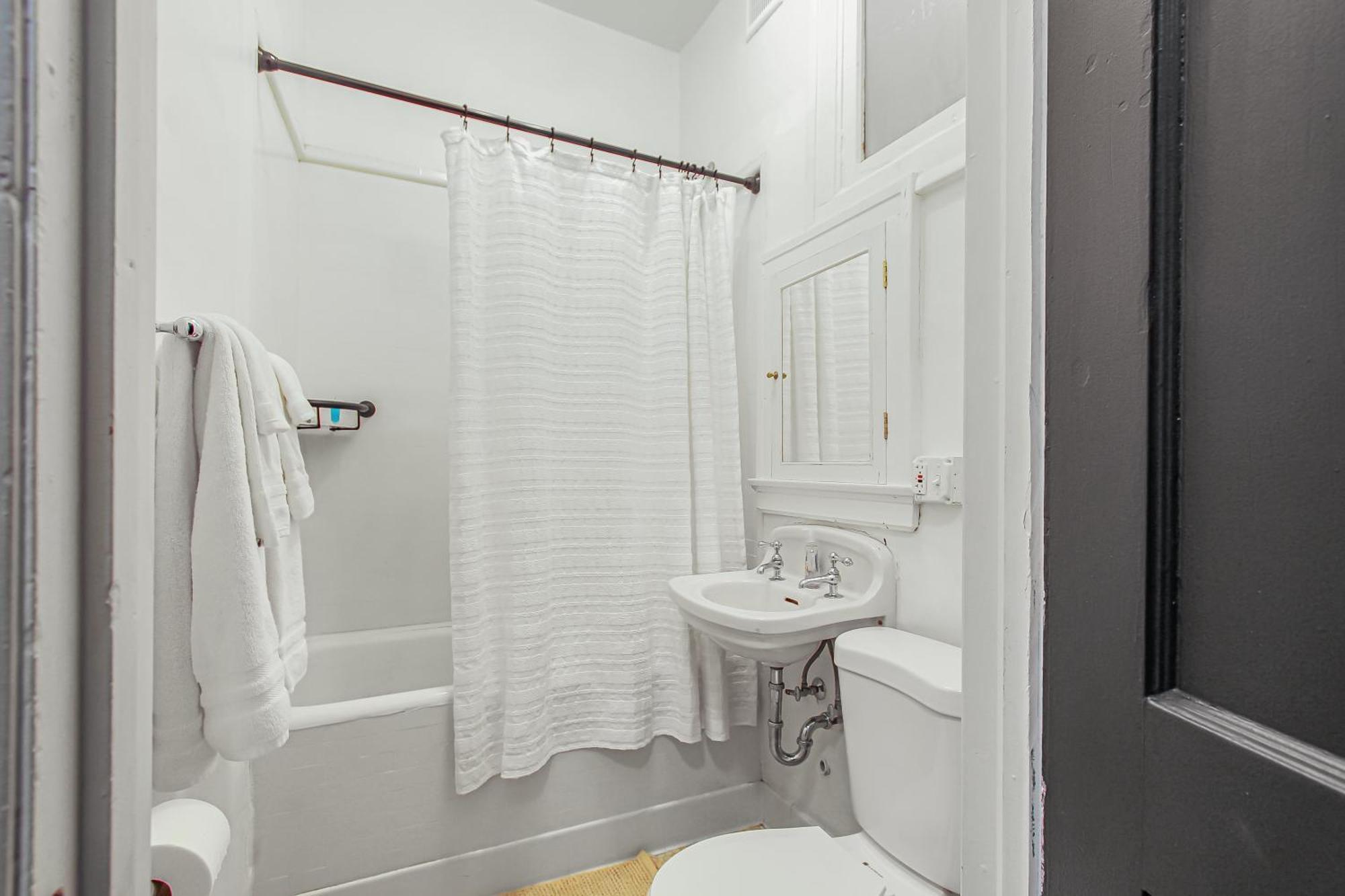 Library Square Suites 톨레도 외부 사진